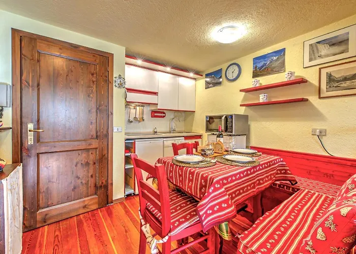 Claire - Relax Con Splendida Vista - Cour 0081