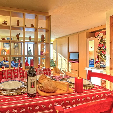 Claire - Relax Con Splendida Vista - Cour 0081 *