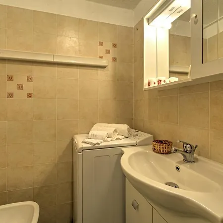 Claire - Relax Con Splendida Vista - Cour 0081 * Courmayeur